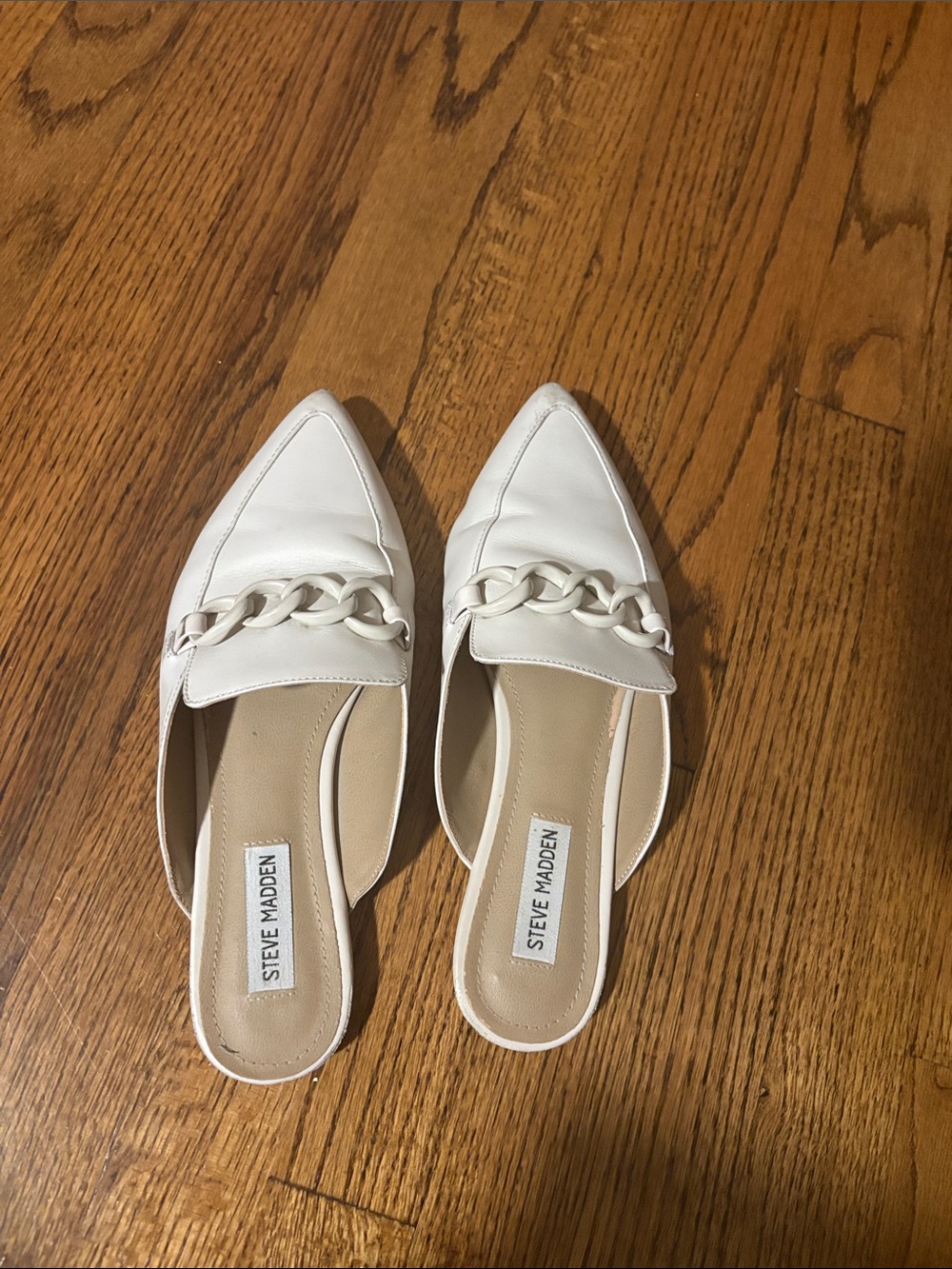 Steve Madden Off White Pointed Chain-Accent Mules